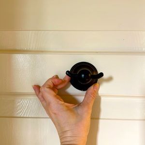 Dynasty hardware bath hook